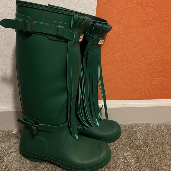 Rare find! Tall Green Tasseled Hunter Boot - Picture 3 of 7